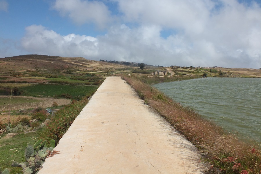 The reservoir on the shortcut to Adi Nfas.